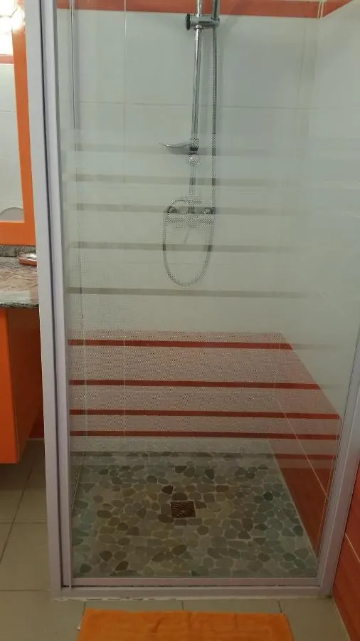 Sainte-Anne, Location T2 Sun Hollidays Apartman  Sainte-Anne