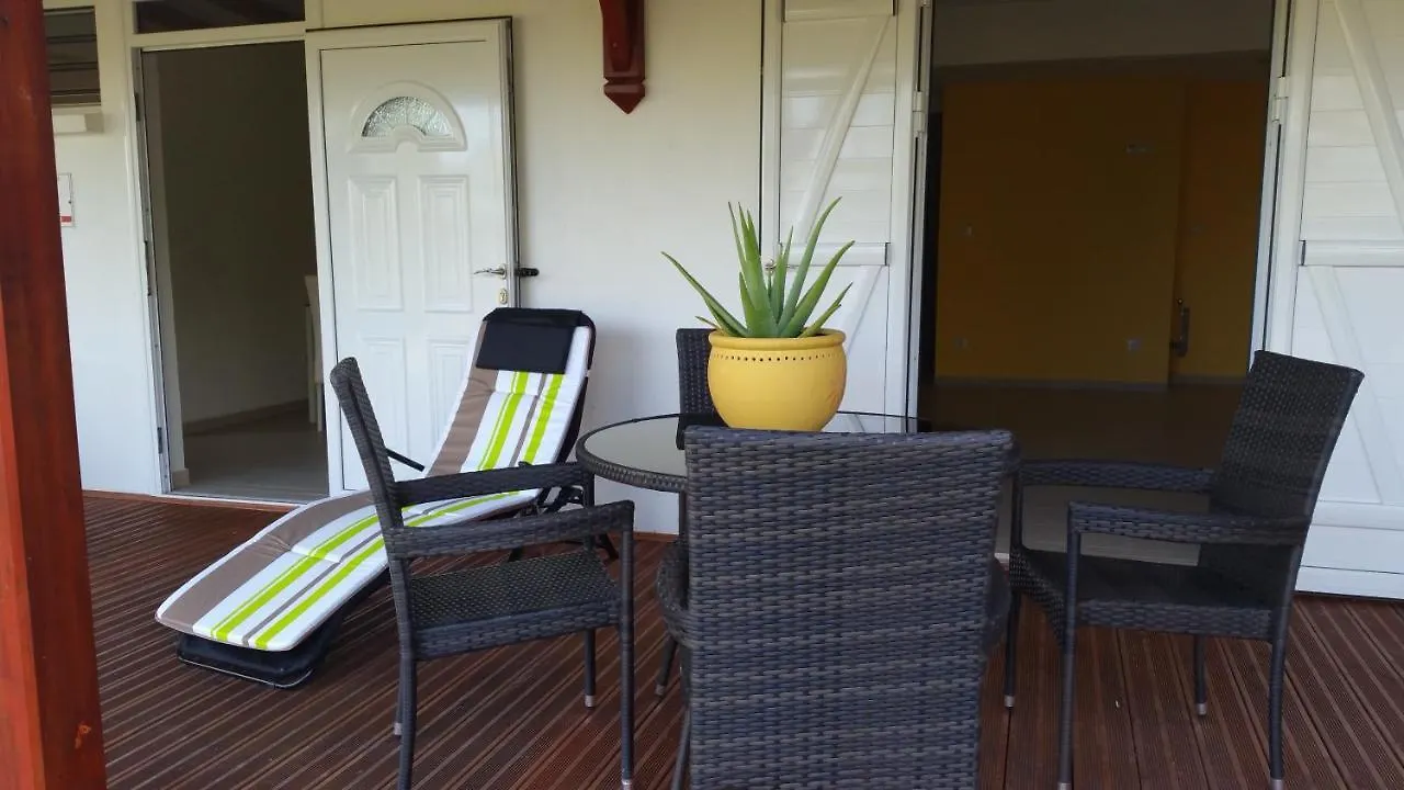 Appartement Sainte-Anne, Location T2 Sun Hollidays Guadeloupe