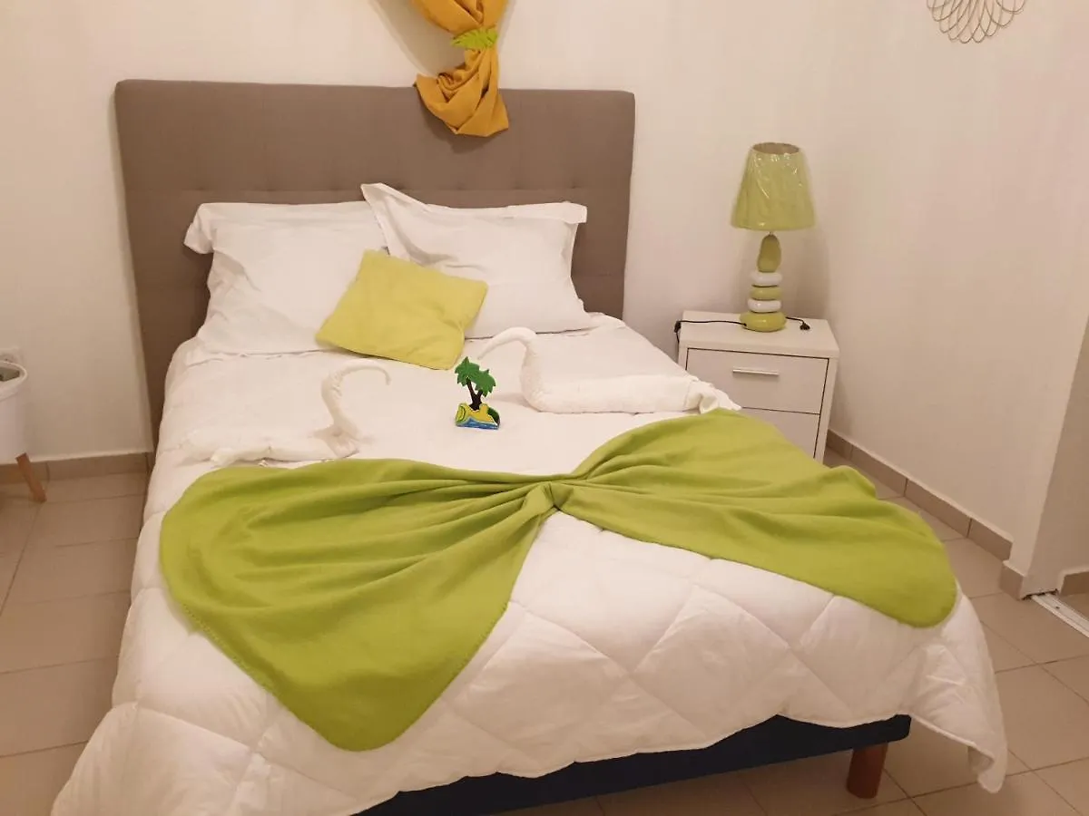 Appartement Sainte-Anne, Location T2 Sun Hollidays